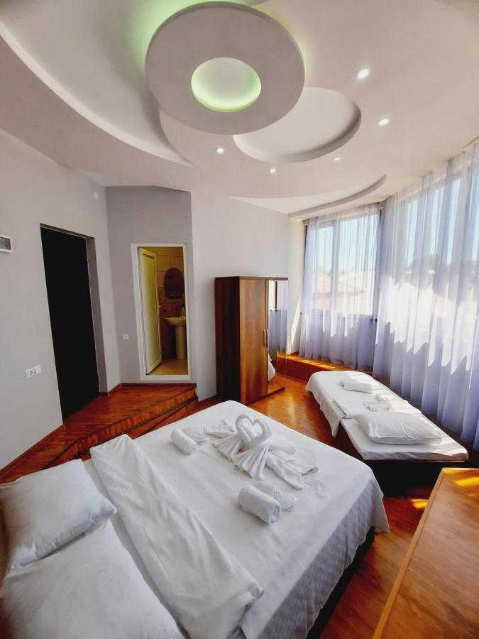 Inaisi Hotel คูทายสิ ภายนอก รูปภาพ