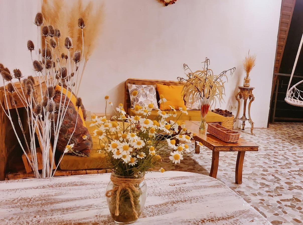 Inaisi Hotel คูทายสิ ภายนอก รูปภาพ