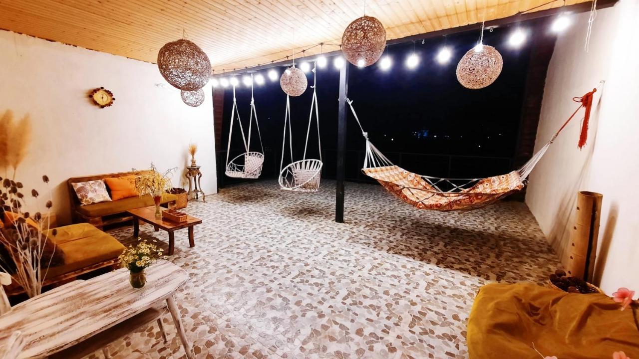 Inaisi Hotel คูทายสิ ภายนอก รูปภาพ