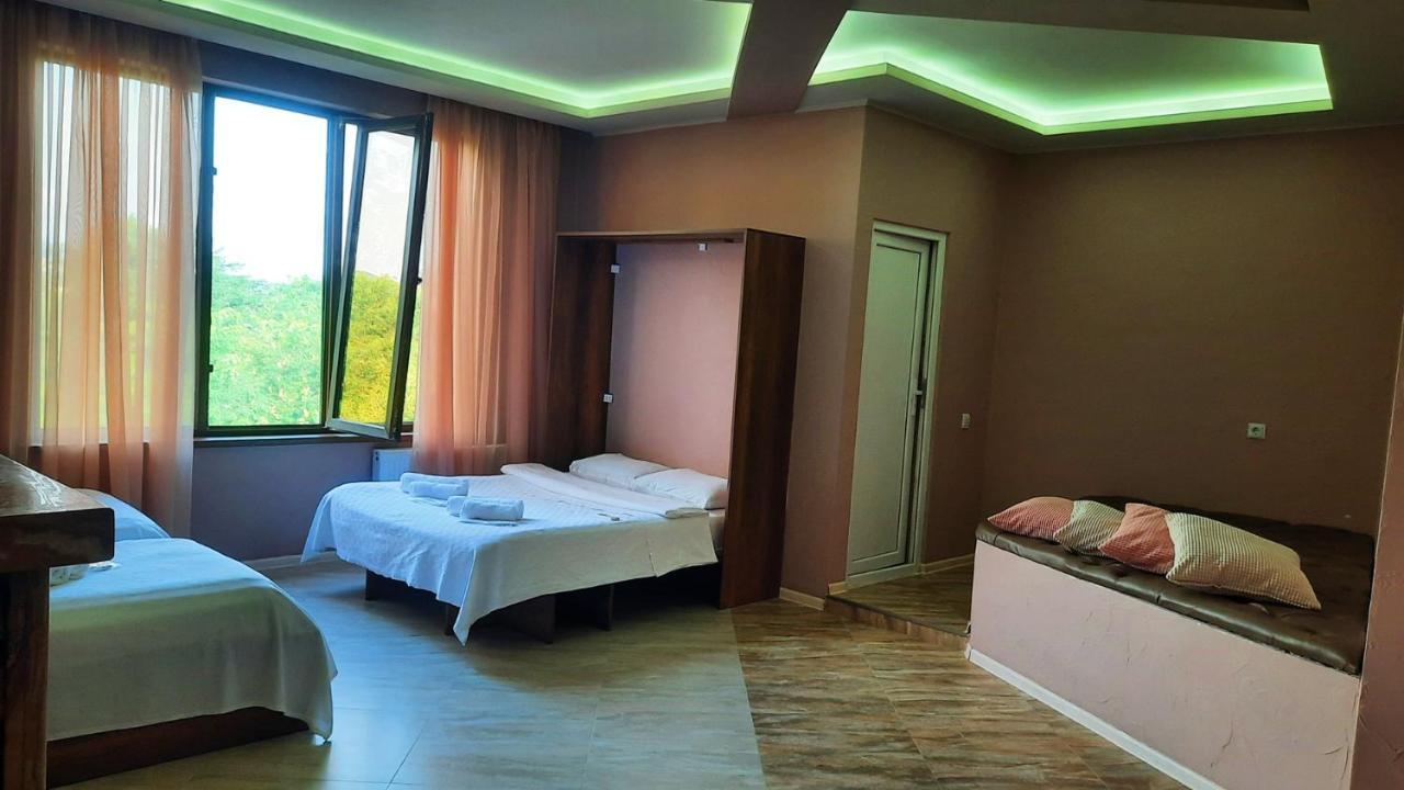 Inaisi Hotel คูทายสิ ภายนอก รูปภาพ
